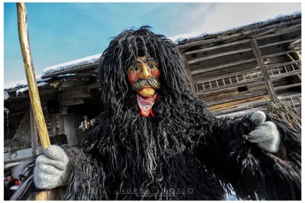 Maschere di carnevale: perché c’è questa usanza e cosa simboleggiano