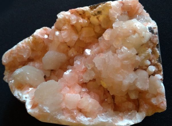 Heulandite: proprietà, usi e leggende