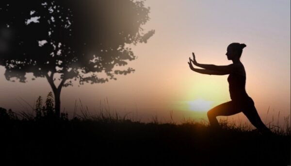 Esercizio della nebbia bianca per rinforzare i polmoni (Qigong)