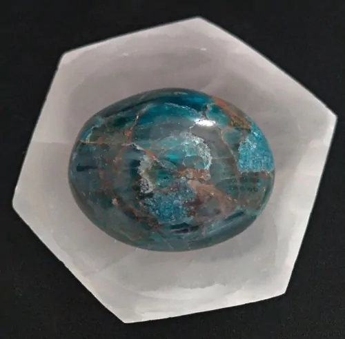 Apatite Blu: significato, usi e proprietà della pietra