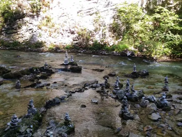 Significato simbolico dei cairn o ometti di pietra